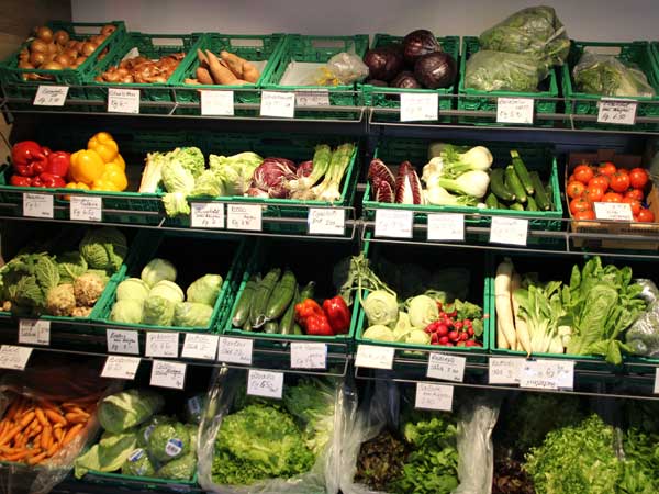 Grosse Gemüseangebot im Buurelädeli, Obstgarten Spreitenbach gemueseangebot